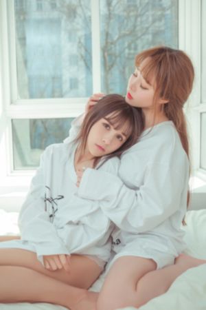 抱着腿舔下面无码黄视频_在线手机观看
