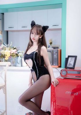 丝袜美腿在线播放_剧情片免费观看超清