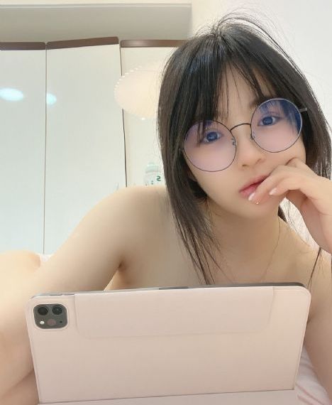 免费超碰在线_720电影在线观看