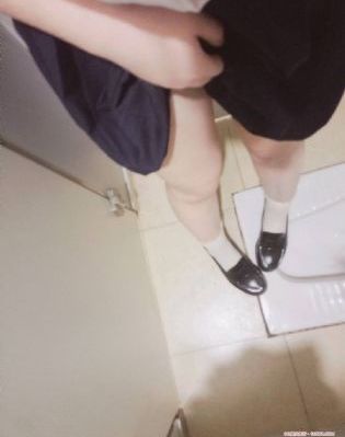 91一区二区在线_十万网红美女美酱